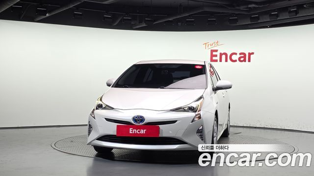 Toyota Prius из Кореи Encar