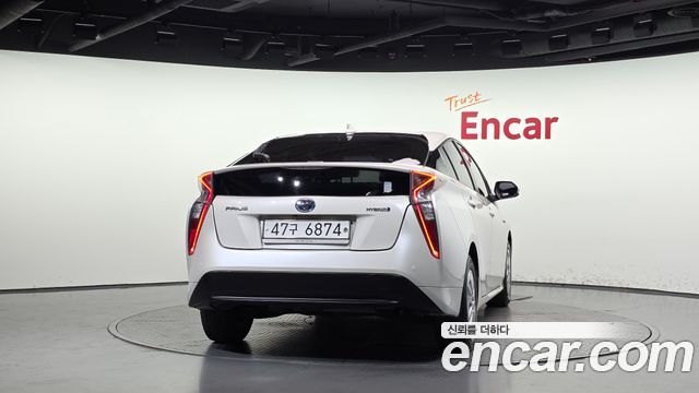 Toyota Prius из Кореи Encar