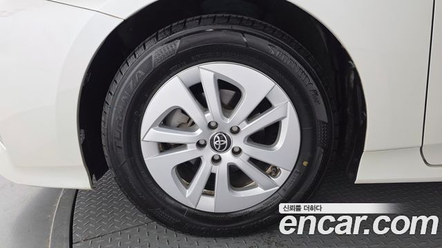 Toyota Prius из Кореи Encar