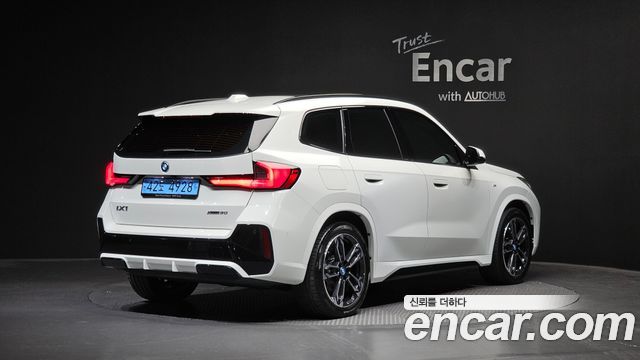 BMW iX1 xDrive 30 M Sport — пробег 24 942 км — фото 2 из 5