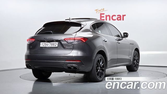 Maserati Levante из Кореи Encar