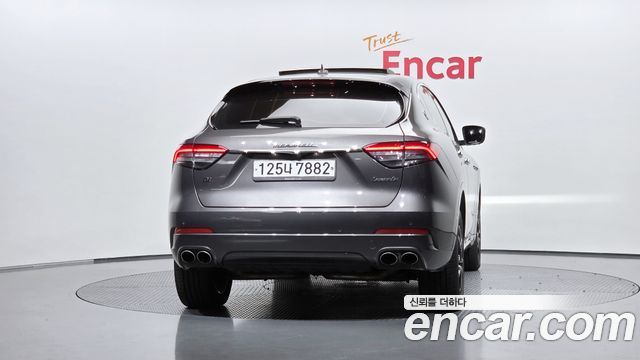 Maserati Levante из Кореи Encar