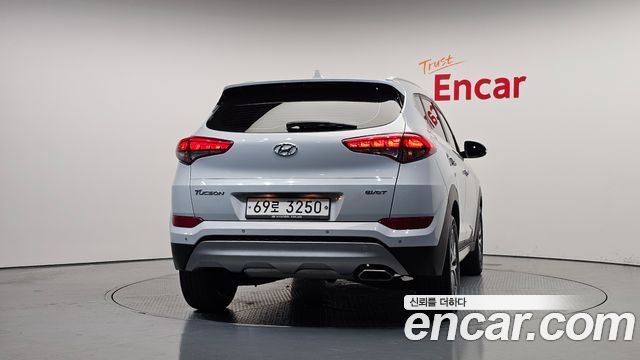 Hyundai Tucson Diesel 1.7 2WD Premium — пробег 74 864 км — фото 4 из 5