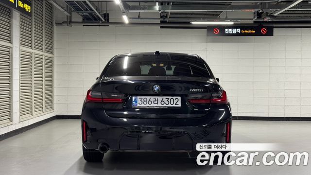 BMW 3-Series 320i M Sport — пробег 9 270 км — фото 3 из 5