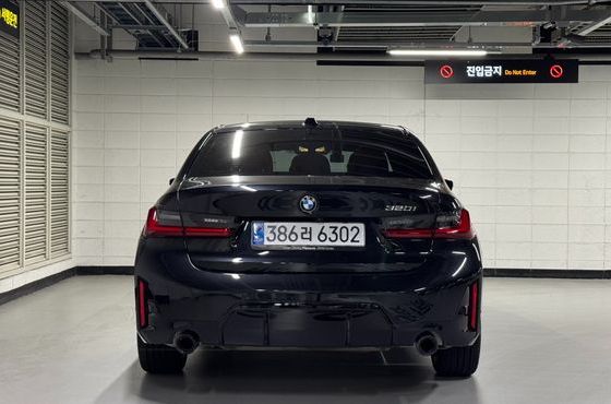 BMW 3-Series 320i M Sport — пробег 9 270 км — фото 3 из 5