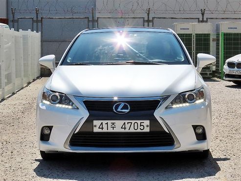 Lexus CT200h 1.8 Supreme ZWA10 — пробег 127 584 км — фото 1 из 5