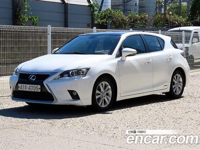 Lexus CT200h 1.8 Supreme ZWA10 — пробег 127 584 км — фото 2 из 5