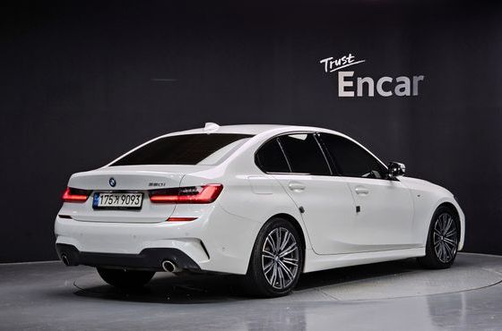 BMW 3-Series 320i M Sport — пробег 113 370 км — фото 2 из 5