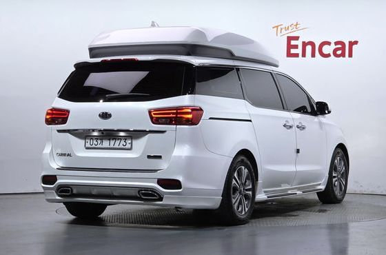 Kia Carnival 9-Seater Hi-Limousine Luxury — пробег 65 109 км — фото 2 из 5