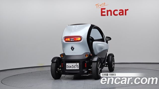 Renault (Samsung) Twizy Intens(2-seater) — пробег 24 062 км — фото 4 из 5