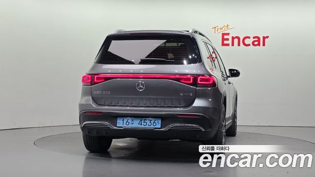 Mercedes-Benz EQB EQB300 4MATIC AMG Line — пробег 42 194 км — фото 4 из 5