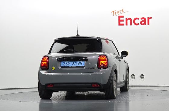 Mini Cooper SE Electric 3rd — пробег 11 040 км — фото 4 из 5