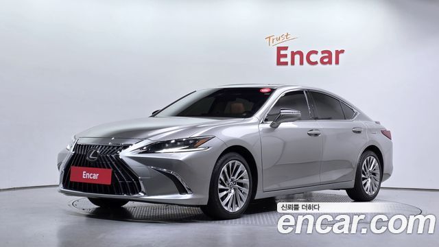 Lexus ES Executive — пробег 16 959 км — фото 1 из 5