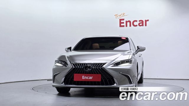 Lexus ES Executive — пробег 16 959 км — фото 3 из 5