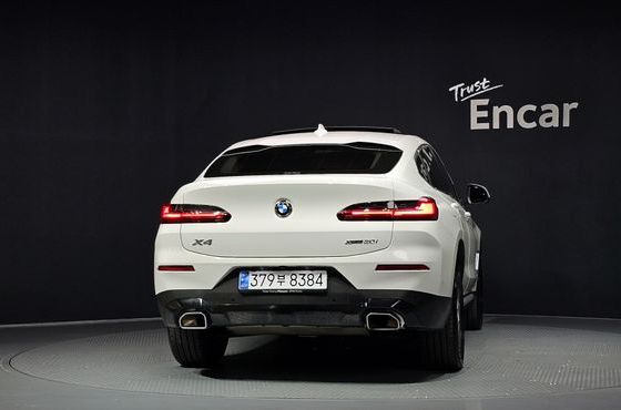BMW X4 xDrive20i xLine — пробег 40 385 км — фото 4 из 5