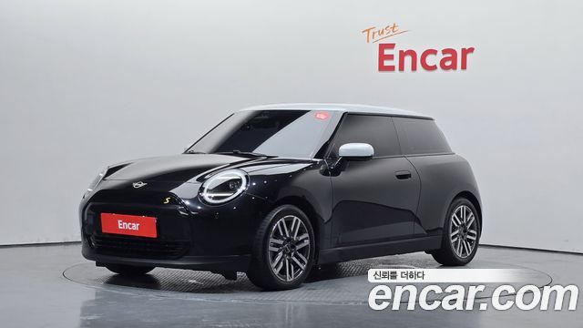 Mini Cooper SE Classic — пробег 19 160 км — фото 1 из 5