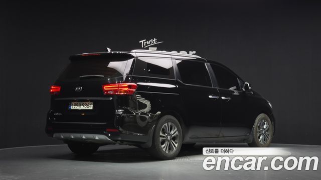 Kia Carnival из Кореи Encar