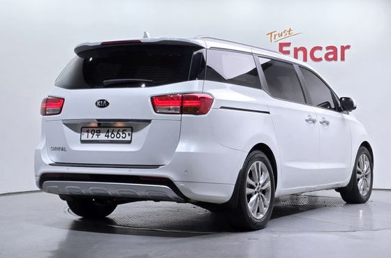 Kia Carnival 9-seater Prestige — пробег 120 826 км — фото 2 из 5