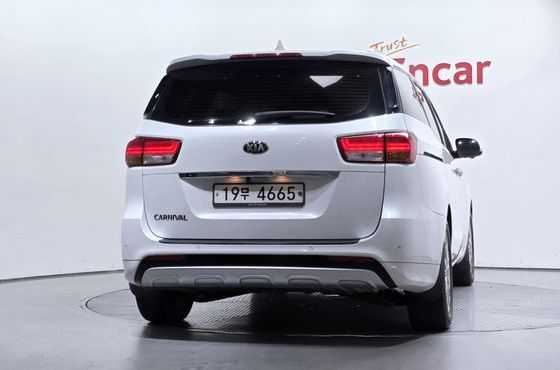 Kia Carnival 9-seater Prestige — пробег 120 826 км — фото 4 из 5