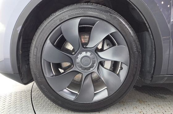 Tesla Model Y RWD — пробег 86 008 км — фото 5 из 5