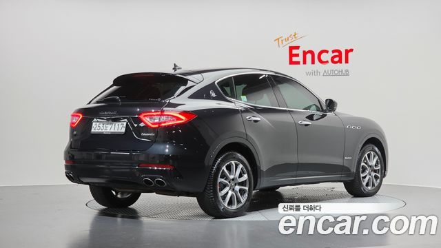 Maserati Levante 3.0 Diesel AWD GranLusso — пробег 53 824 км — фото 2 из 5