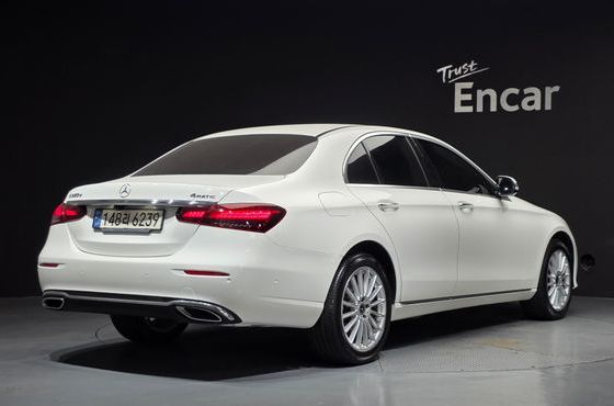 Mercedes-Benz E-Class E220d 4MATIC Exclusive — пробег 107 608 км — фото 2 из 5