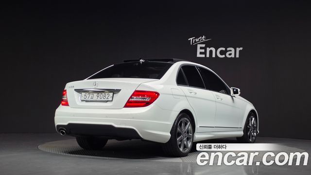 Mercedes-Benz C-Class C200 CGI Avantgarde Style Package — пробег 94 651 км — фото 2 из 5