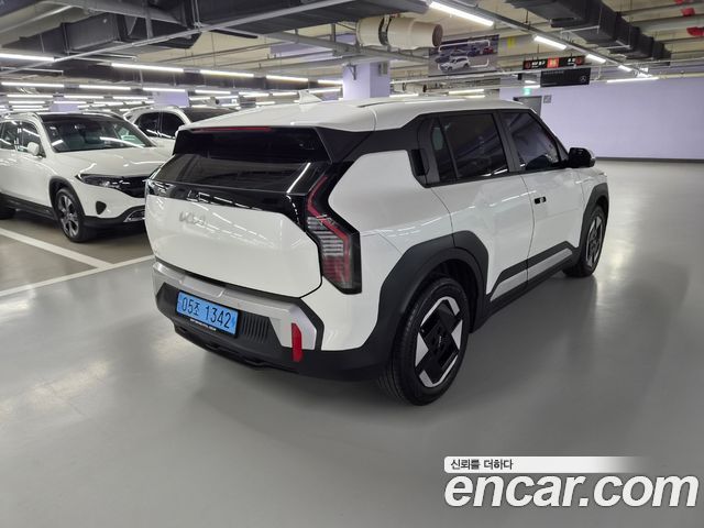 Kia EV3 Long Range 2WD AIr — пробег 58 855 км — фото 4 из 5