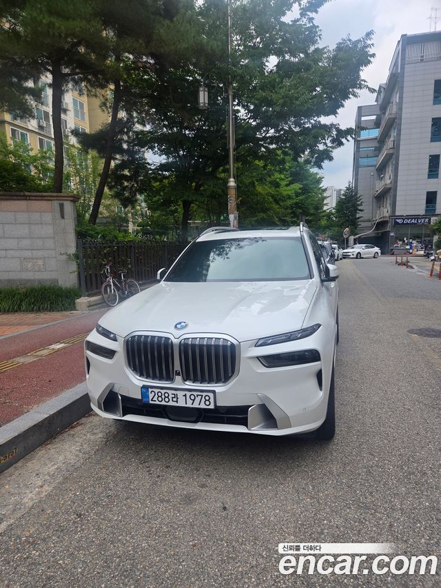 BMW X7 xDrive 40d Design Pure Excellence 7-Seater — пробег 29 000 км — фото 3 из 5