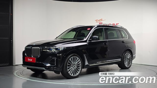 BMW X7 xDrive 40i Design Pure Excellence 6-Seater — пробег 46 625 км — фото 1 из 5