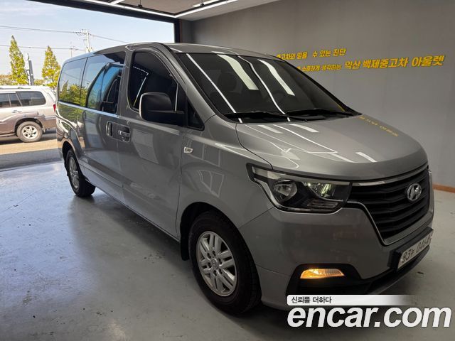 Hyundai Starex Van 5-Seater Smart — пробег 99 780 км — фото 1 из 5