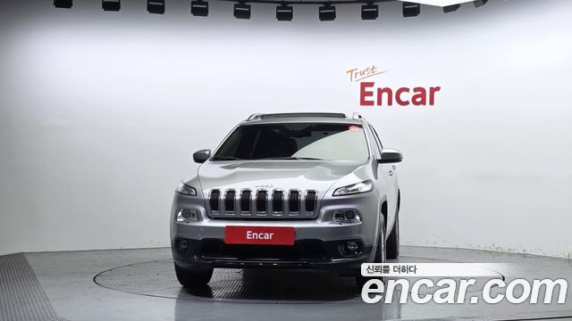 Jeep Cherokee 2.0 Diesel Longitude AWD — пробег 101 563 км — фото 3 из 5