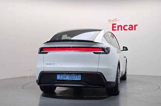 Tesla Model Y L Long Range AWD — пробег 14 км — фото 4 из 5