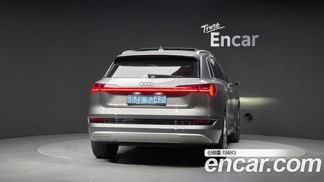 Audi e-tron 55 Quattro — пробег 98 413 км — фото 4 из 5