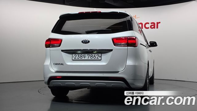 Kia Carnival из Кореи Encar