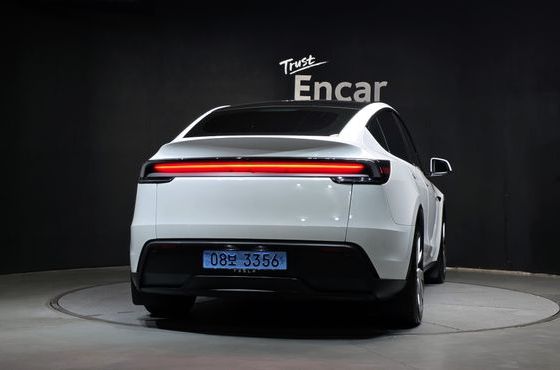 Tesla Model Y RWD — пробег 23 413 км — фото 4 из 5