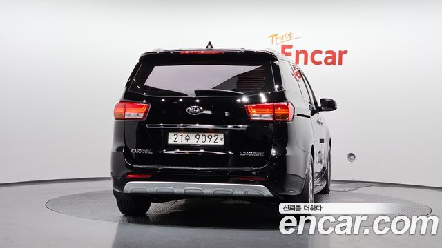 Kia Carnival 7-seater Limousine VIP — пробег 96 238 км — фото 4 из 5