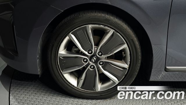 Hyundai Ioniq Q — пробег 127 360 км — фото 5 из 5