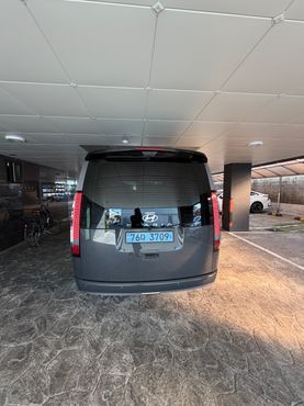 Hyundai Staria EV Lounge 11-Seater Prestige — пробег 400 км — фото 4 из 5