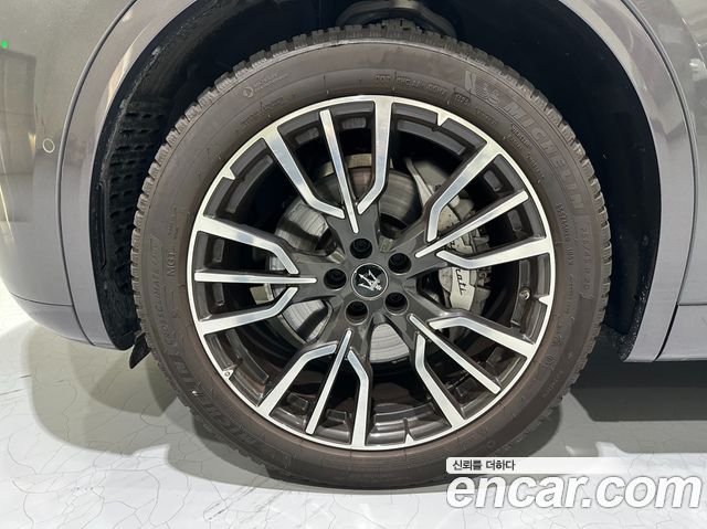 Maserati Grecale 2.0 AWD GT Type P — пробег 9 850 км — фото 5 из 5
