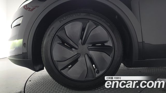 Tesla Model Y Long Range AWD — пробег 19 895 км — фото 5 из 5