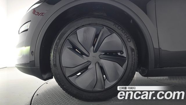 Tesla Model Y RWD — пробег 26 313 км — фото 5 из 5