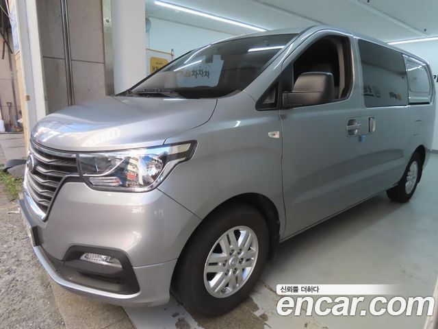 Hyundai Starex Van 5-Seater Smart — пробег 98 089 км — фото 1 из 5