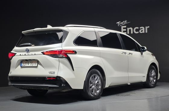 Toyota Sienna 2.5 Hybrid AWD — пробег 71 369 км — фото 2 из 5
