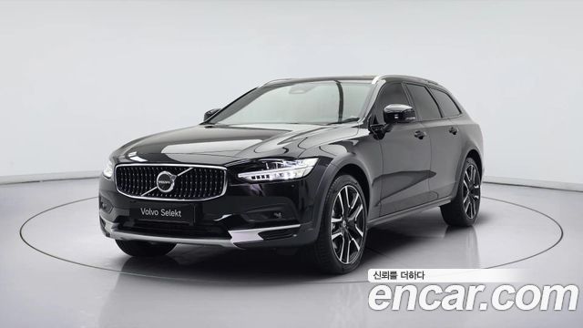 Volvo V90 B5 Ultimate AWD — пробег 4 038 км — фото 1 из 5