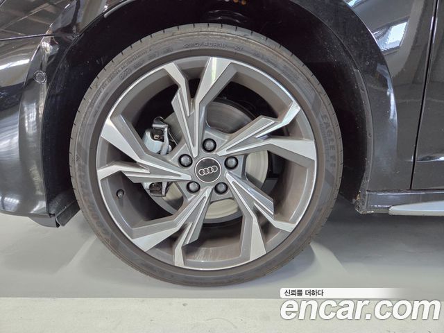 Audi A3 40 TFSI Premium — пробег 4 800 км — фото 5 из 5