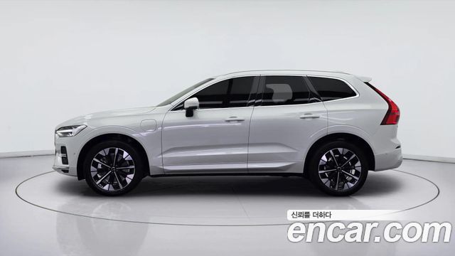 Volvo XC60 T8 Ultra Bright — пробег 20 328 км — фото 3 из 5