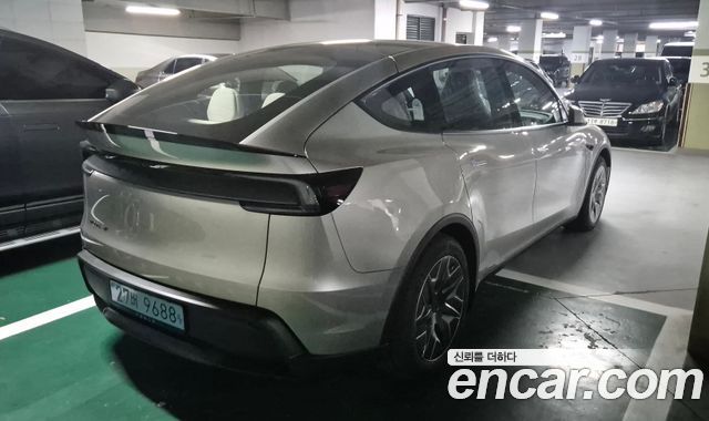 Tesla Model Y L Long Range AWD — пробег 25 км — фото 2 из 5