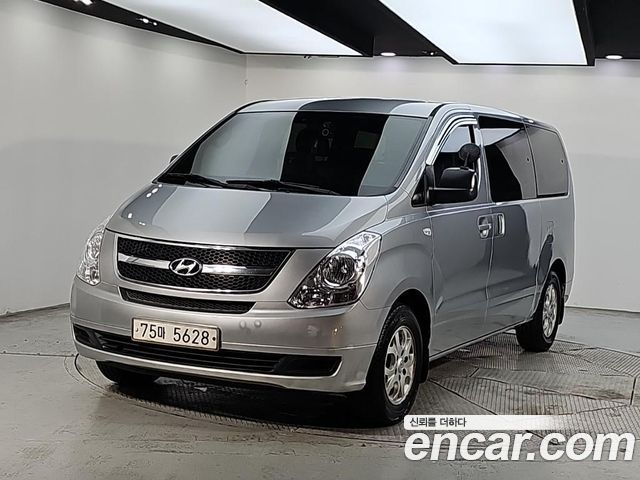 Hyundai Starex 12-Seater Wagon CVX Deluxe — пробег 179 993 км — фото 1 из 5