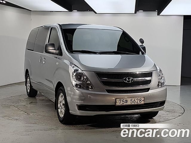 Hyundai Starex 12-Seater Wagon CVX Deluxe — пробег 179 993 км — фото 2 из 5